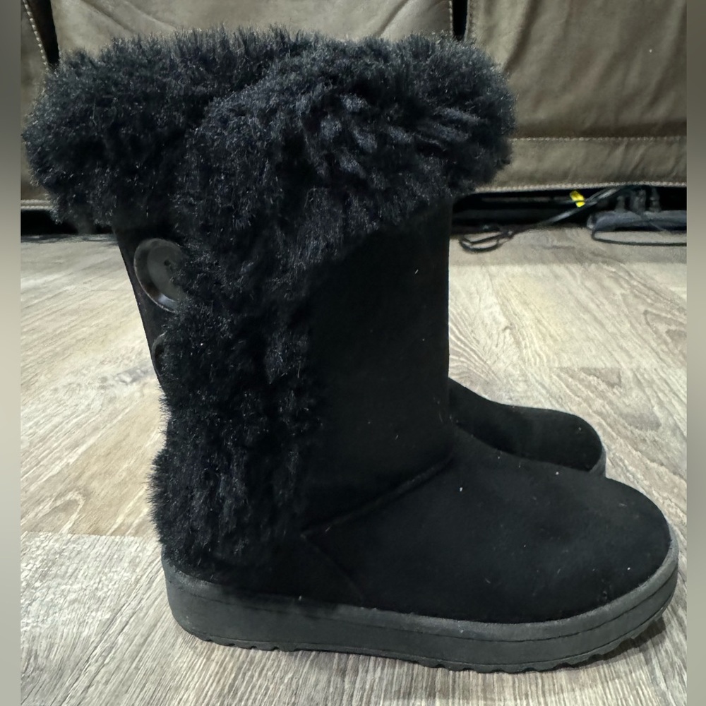 🖤Fur lined black SO brand boot. Size 11